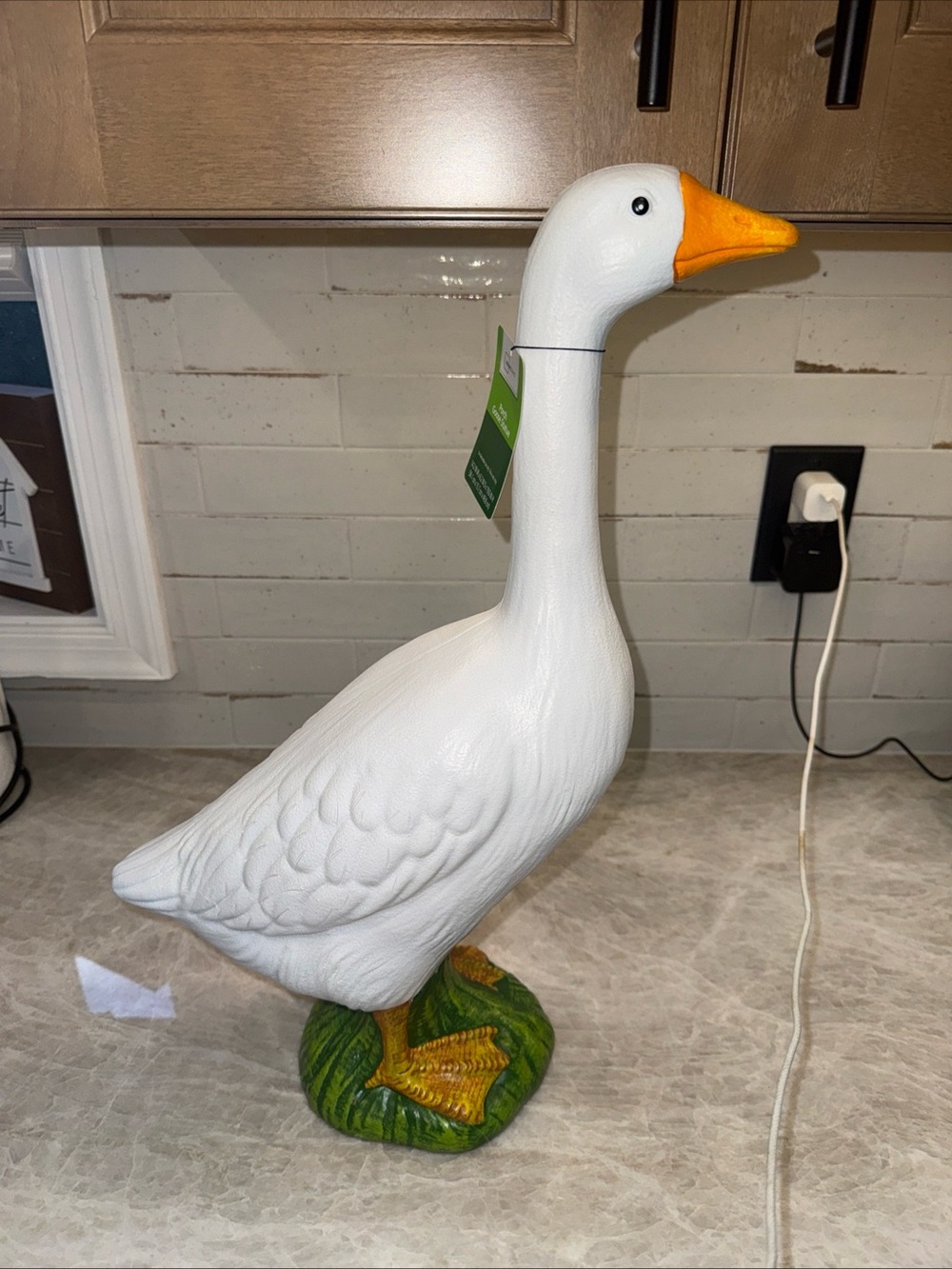 Viral Mainstays Porch  Goose NIB
